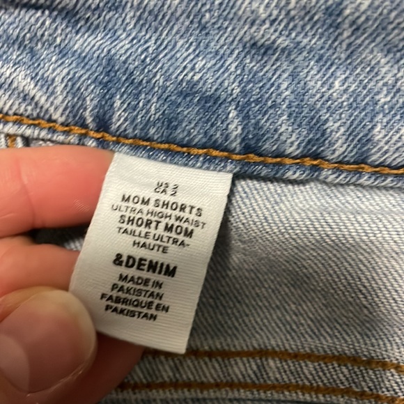 H&M high-waisted mom jean shorts - Picture 5 of 9
